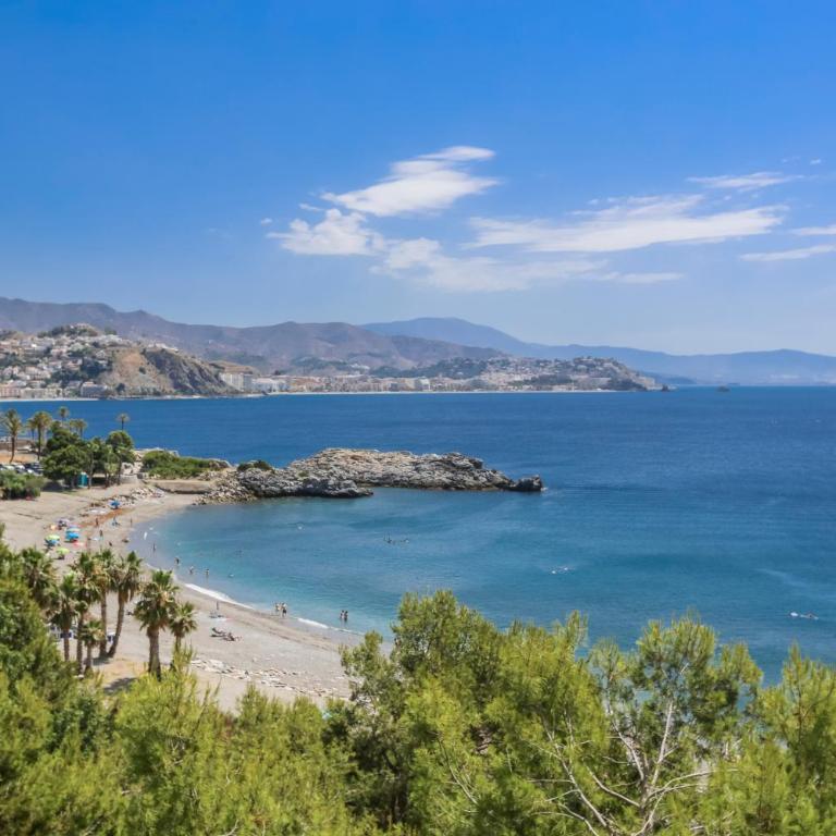 Sea View Haven with Pool & Magical Sunrises - Apartment mit 2 Schlafzimmern, Terrasse und Meerblick - 39