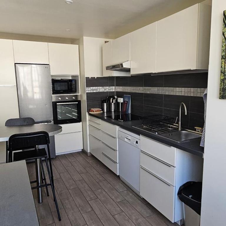 Spacieux appartement 90m2 4 chambres, proche mer, climatisation, tout confort entier ou à la chambre - Apartment - 23