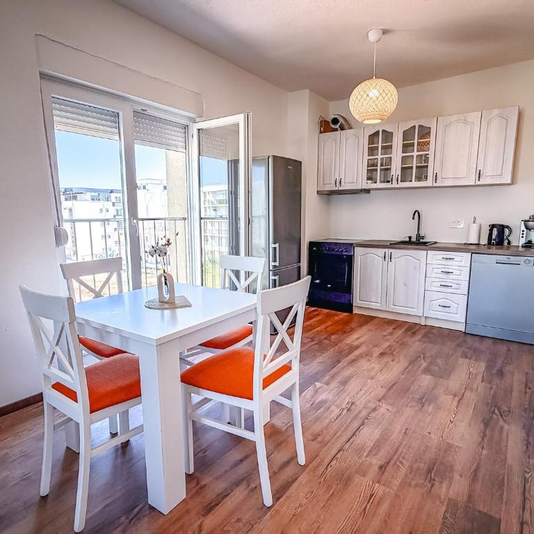 Yasna Apartments - One-Bedroom Apartment - 2