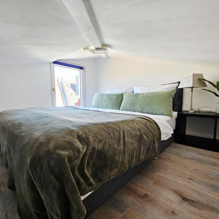 Modernes Tiny City House - 3 Apartments - Apartment mit 1 Schlafzimmer und Balkon - 25