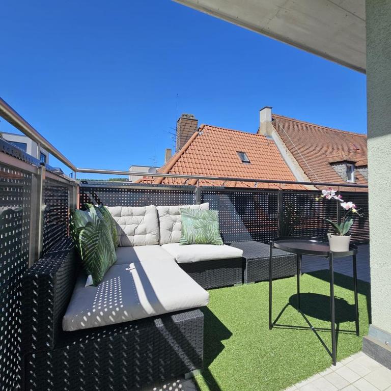 Modernes Tiny City House - 3 Apartments - Apartment mit 1 Schlafzimmer und Balkon - 32