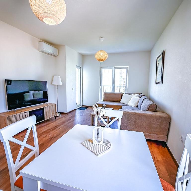 Yasna Apartments - One-Bedroom Apartment - 3