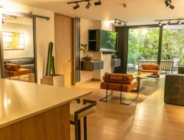 Amplio apartamento para 16 personas, 4 habitaciones, 4 baños con jacuzzi - Apartment - 14