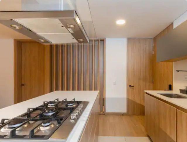 Amplio apartamento para 16 personas, 4 habitaciones, 4 baños con jacuzzi - Apartment - 30