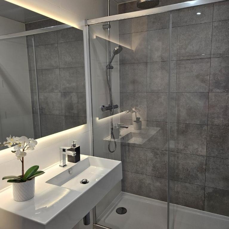 Marina Serena - Two-Bedroom Apartment with Terrace - 21