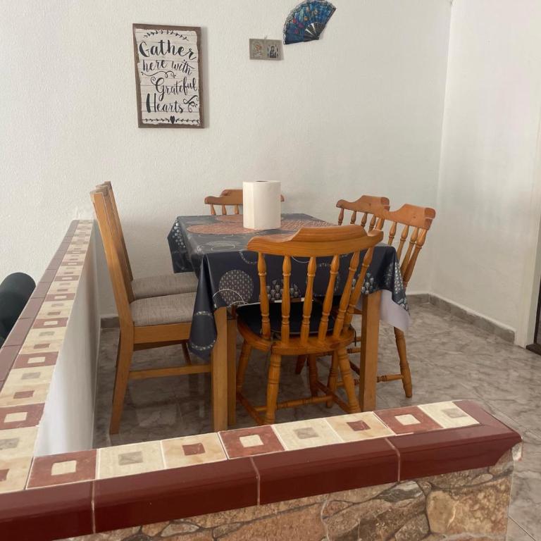 Casa Del Tudor - Three-Bedroom House - 7
