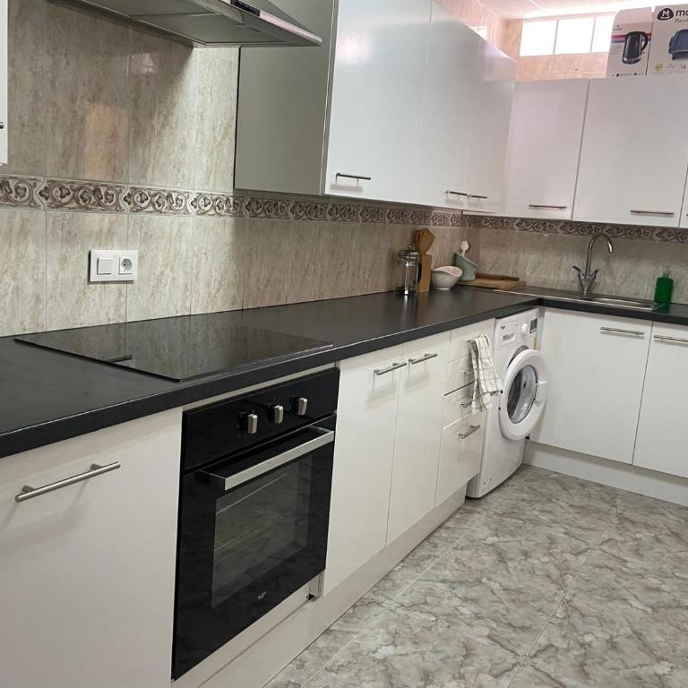 Casa Del Tudor - Three-Bedroom House - 10