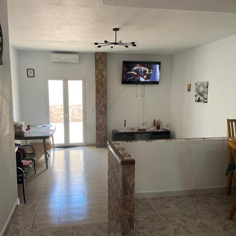 Casa Del Tudor - Three-Bedroom House - 6