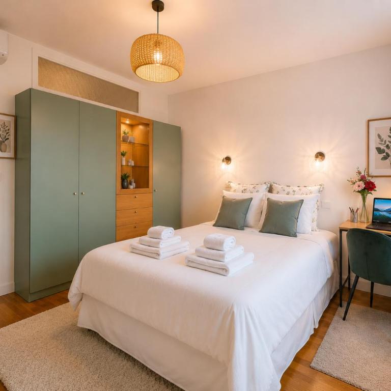 Appartement Climatisé 7mn Centre Ville 95M2 4 Adultes Bébé Garage Sous sol Arrivée Autonome - Appartement - 3