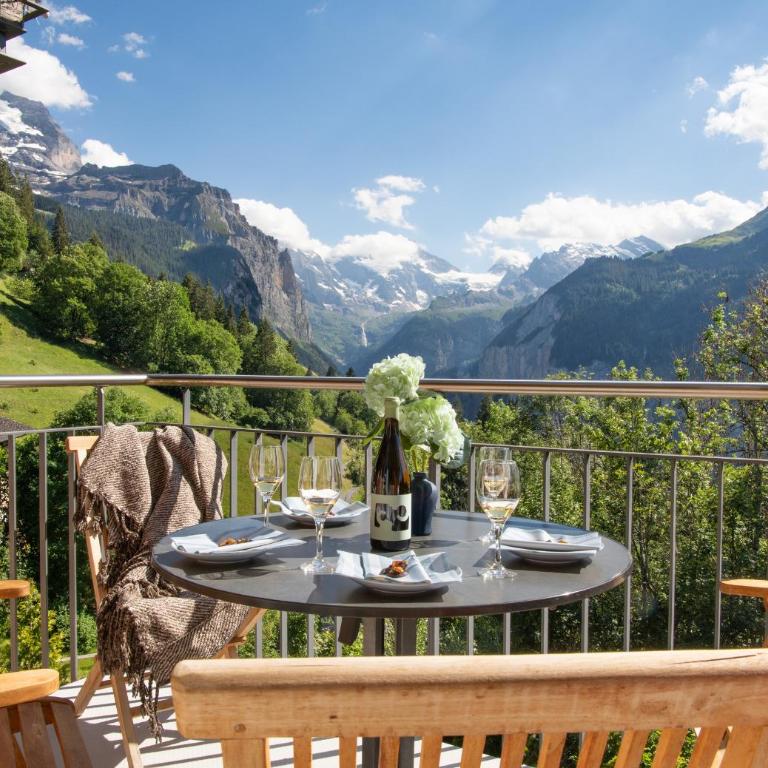 Chalet Mittaghorn Apt 7 - Premium Apartment mit 3 Schlafzimmern und Balkon - 2