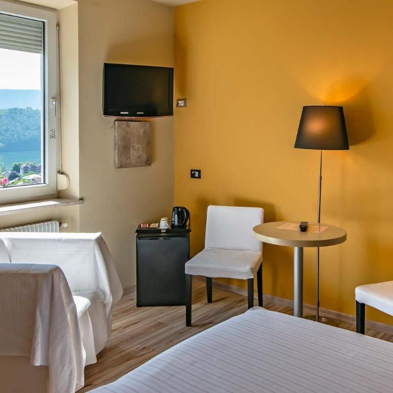 Hotel Liberty - Camera Superior Matrimoniale/Doppia con Letti Singoli con Vista Lago - 4