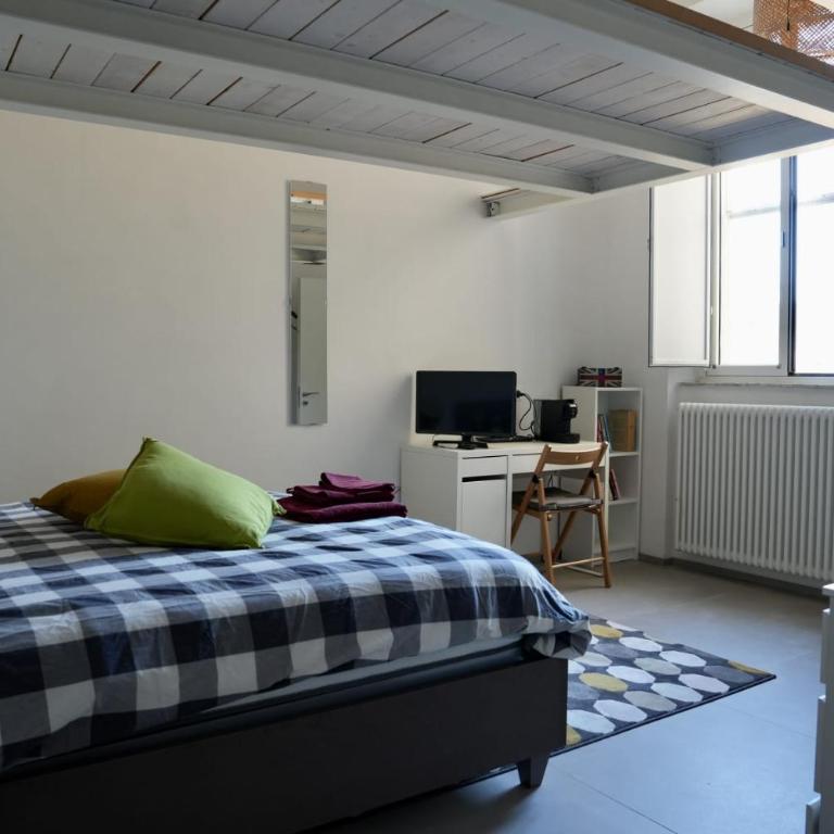 Guglie's Guest House - Double Room with Private Bathroom - 3