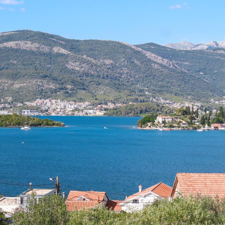 Lighthouse Residence Tivat - Obala Đuraševića - Apartman sa 2 Spavaće Sobe, Balkonom i Pogledom na More - 6