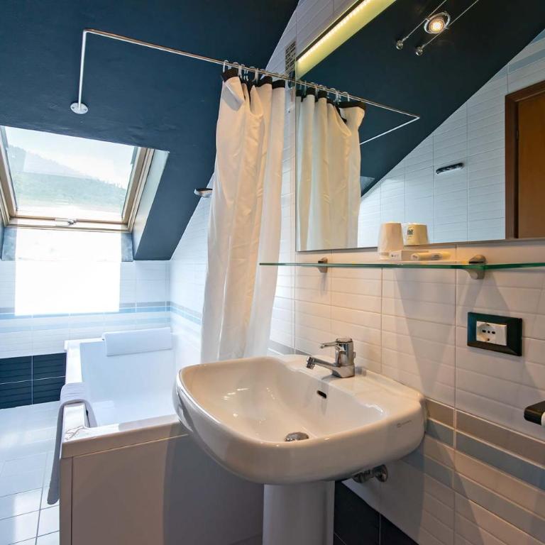 Hotel Liberty - Camera Familiare - 1