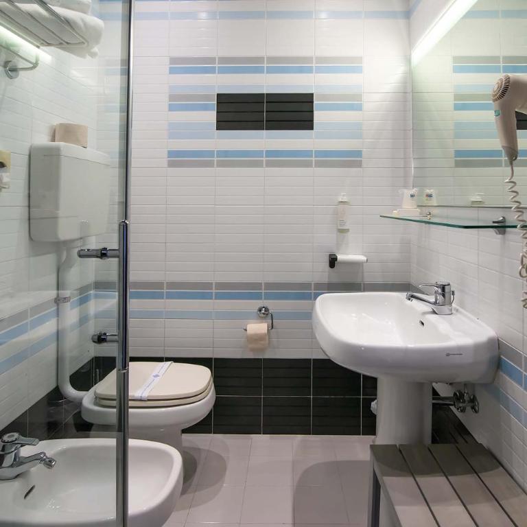Hotel Liberty - Camera Familiare - 7