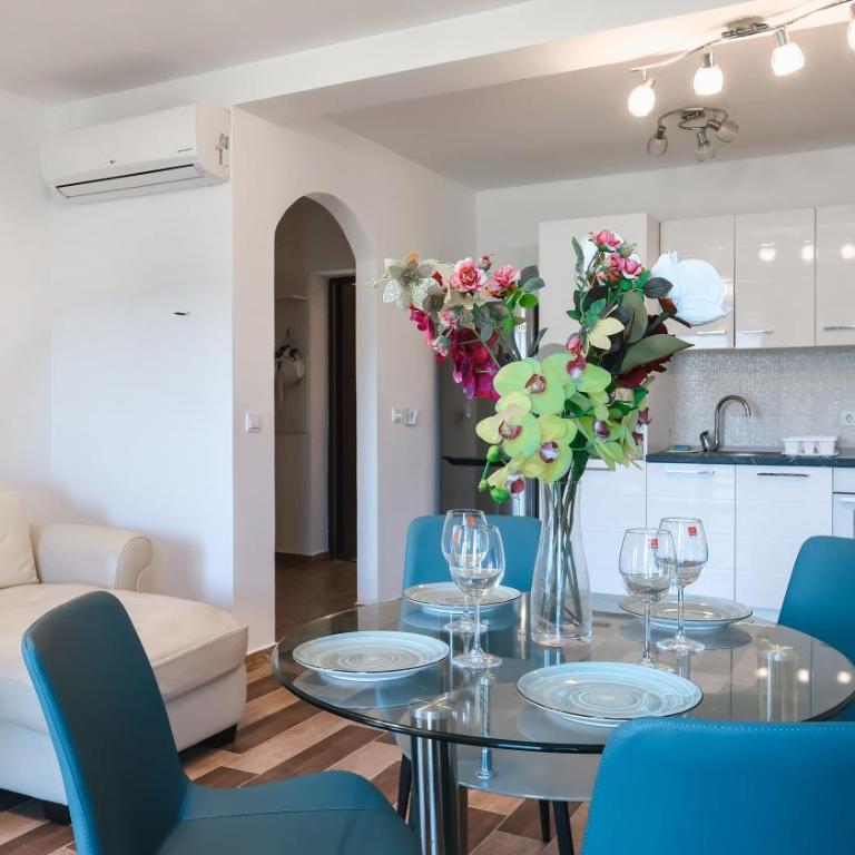 Lighthouse Residence Tivat - Obala Đuraševića - Apartman s 1 Spavaćom Sobom, Balkonom i Pogledom na More - 6