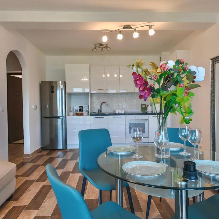 Lighthouse Residence Tivat - Obala Đuraševića - Apartman s 1 Spavaćom Sobom, Balkonom i Pogledom na More - 7