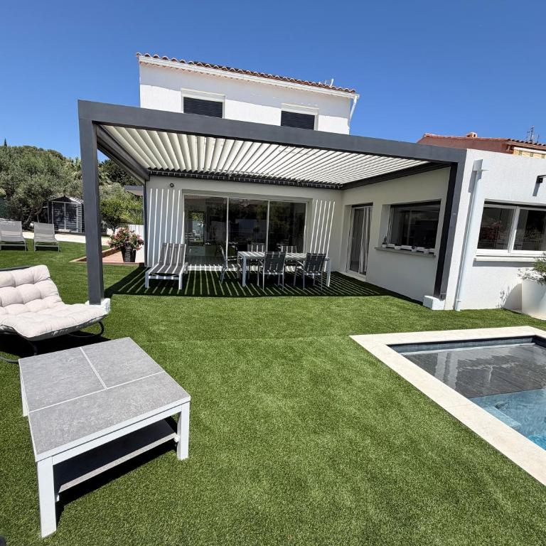 VILLA LAURANA HYERES 6 personnes Piscine chauffée - Maison 3 Chambres - 6
