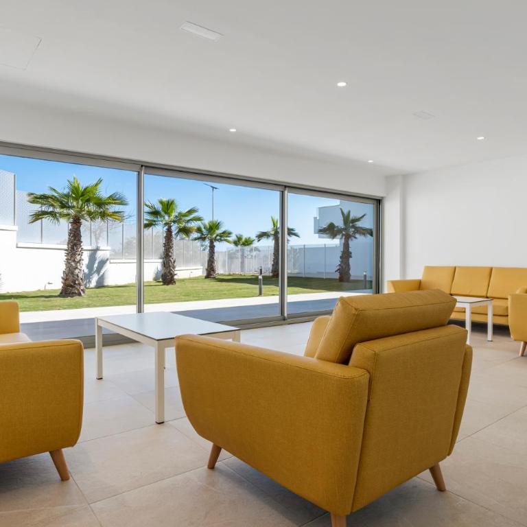 Isea near the Sea Estepona - Two-Bedroom Apartment with Balcony and Sea View - 25