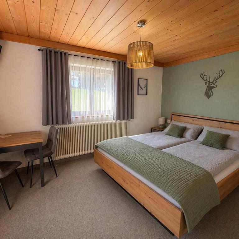 Pension Sonneck - Doppelzimmer mit Bergblick - 27