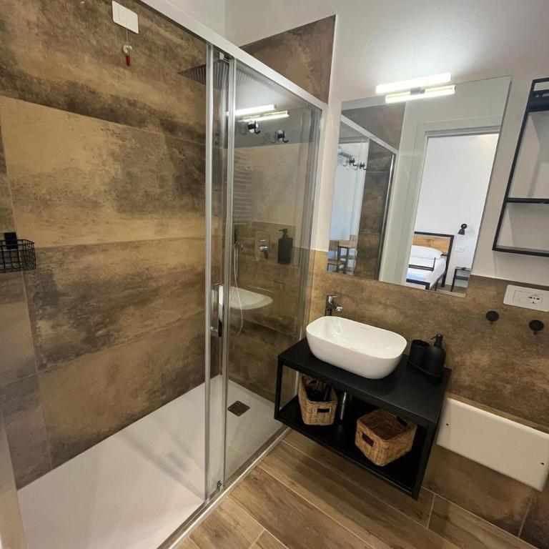Lirico Suites - Double Room with Private Bathroom - 11