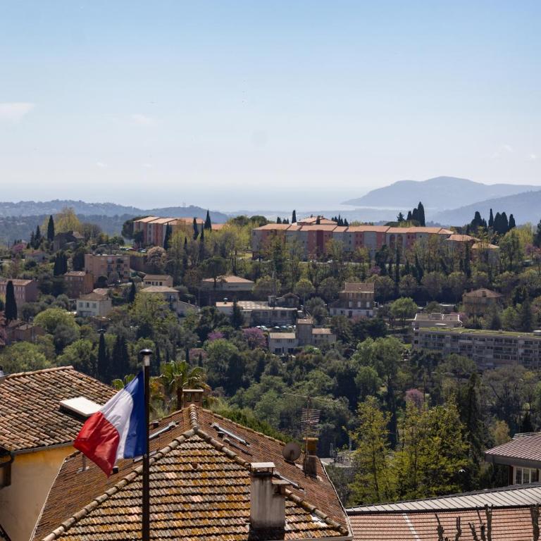 Appartement Vue Mer Centre Historique Grasse - Appartement 1 Chambre - 2