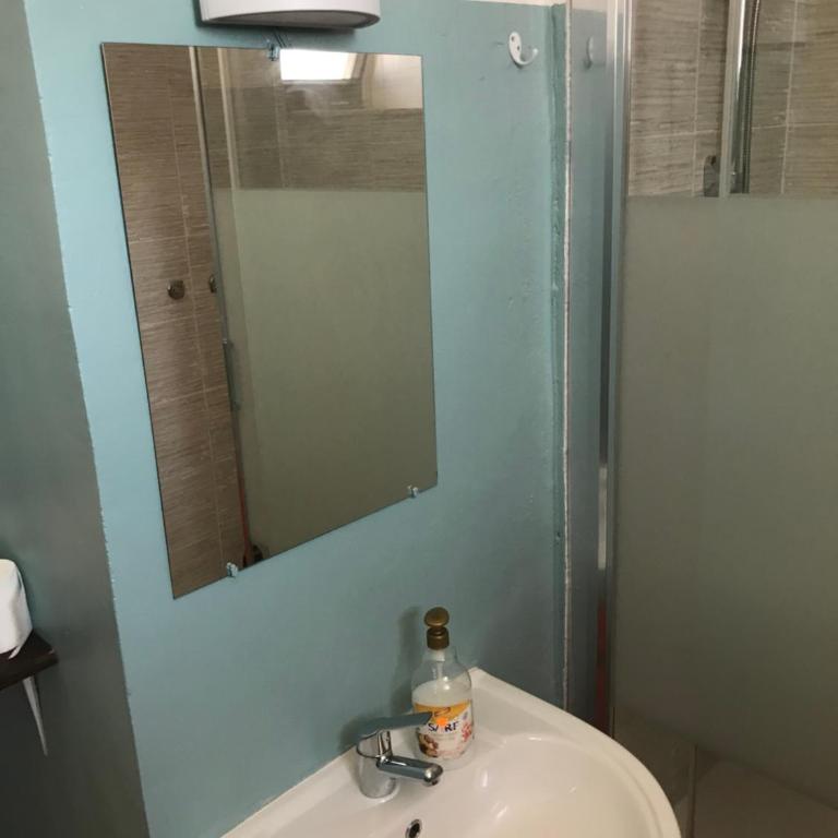 Casa di Madre Antonia - Camera Singola con Doccia e Servizi Igienici in Comune - 5