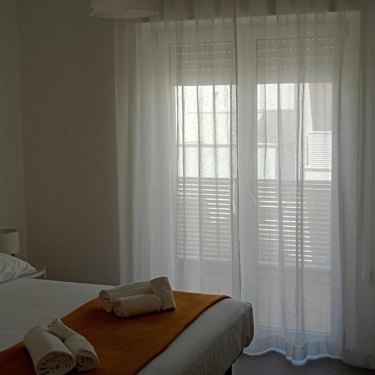 Yellow flowers Comfy Homes with Lift & Parking Garage - Appartamento con Terrazza - 2