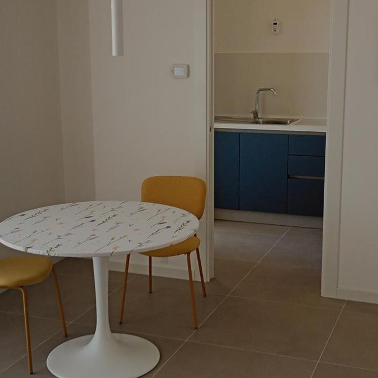 Yellow flowers Comfy Homes with Lift & Parking Garage - Appartamento con Terrazza - 4