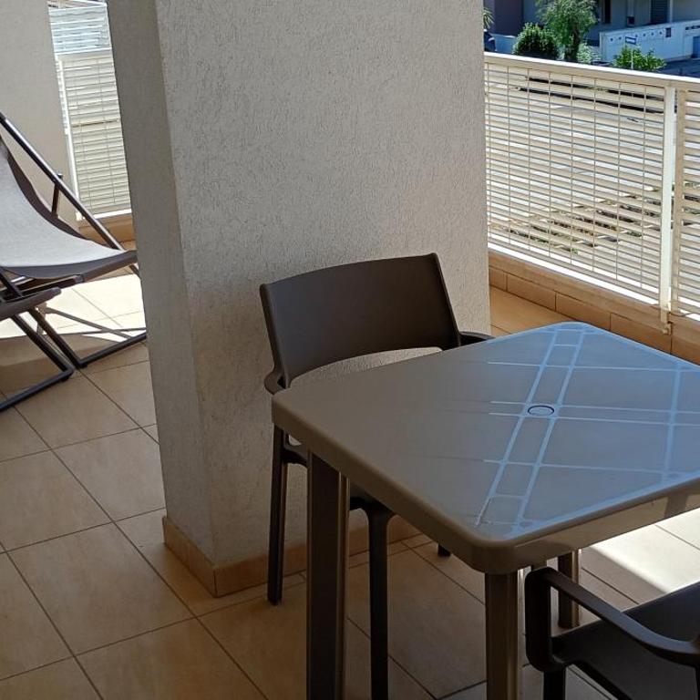 Yellow flowers Comfy Homes with Lift & Parking Garage - Appartamento con Terrazza - 5