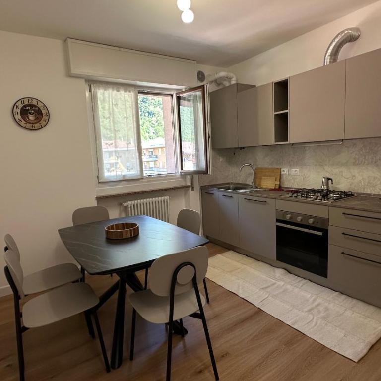 Casa Caffaro - Lake & Mountain Escape - Two-Bedroom Apartment - 13