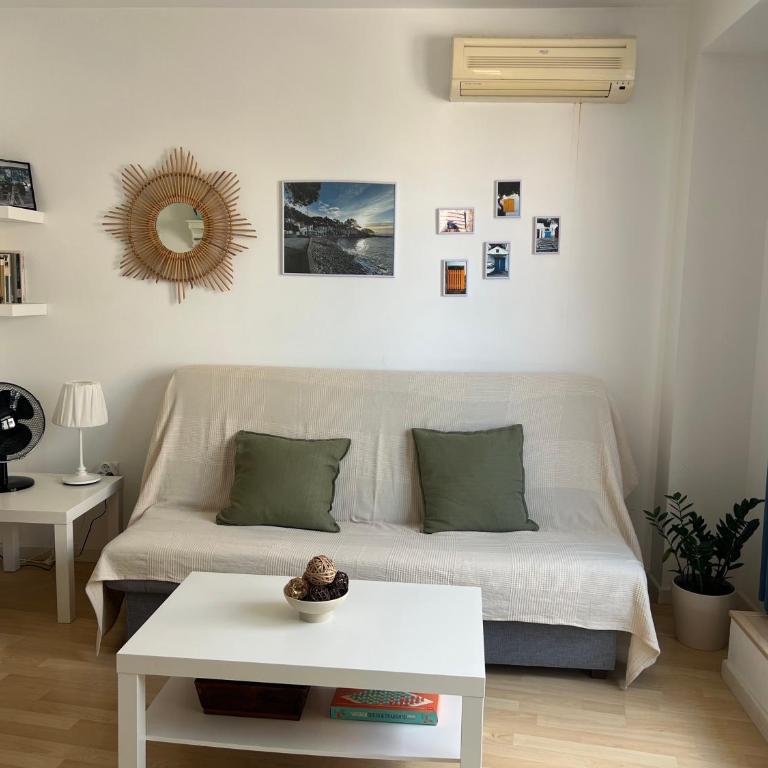 Apartamento luminoso con parking a 250 m de playa y centro - Apartamento de 1 dormitorio - 6