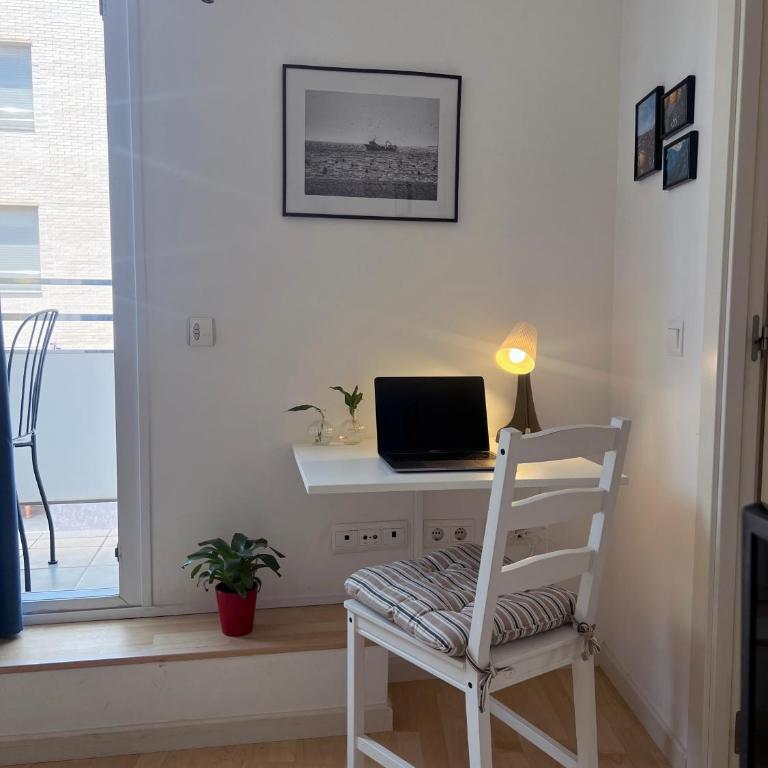 Apartamento luminoso con parking a 250 m de playa y centro - Apartamento de 1 dormitorio - 18
