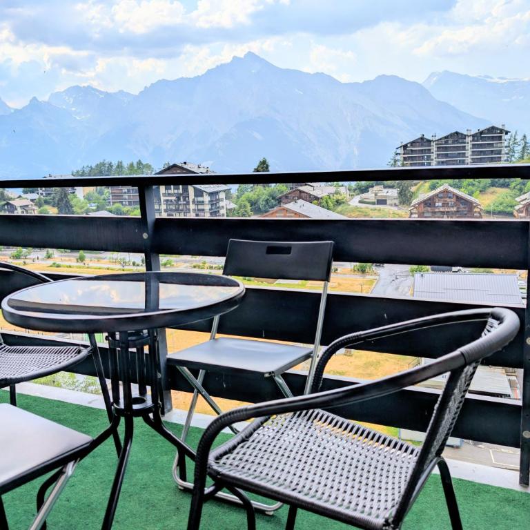 Studio Ski-in Ski-out a une minute des télécabines avec vue panoramique sur les alpes - Two-Bedroom Apartment - 3