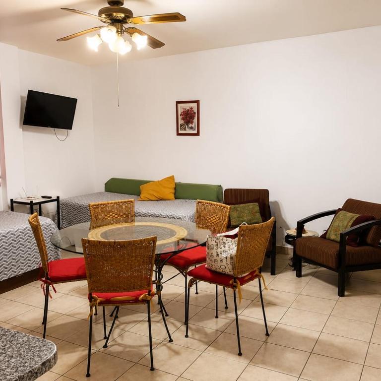 Peatonal y San Martin - Apartamento de 1 dormitorio - 2