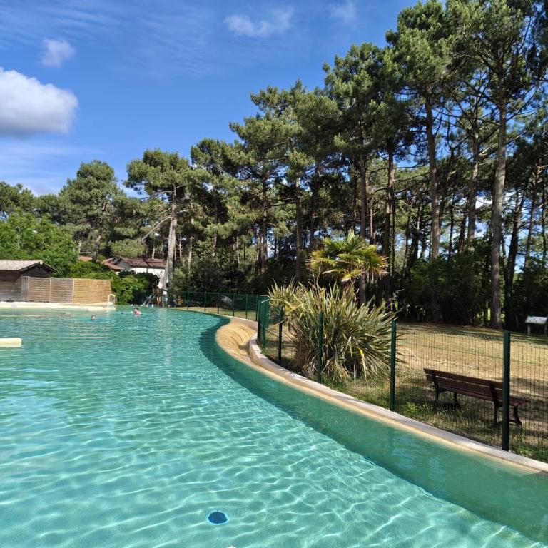 Ravissant Appartement 32m2 dans les pins, domaine du GOLF, entre lac et océan, piste cyclable, parking gratuit - Appartamento con 1 Camera da Letto - 14