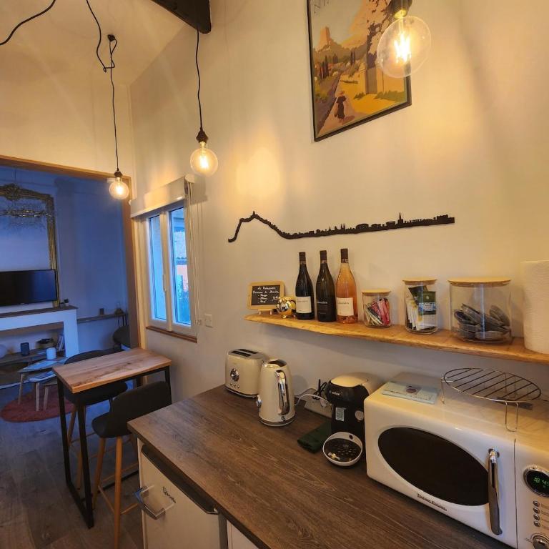 Le Petit Montmartre Chic studio Nîmes centre ville - Appartement 1 Chambre - 6