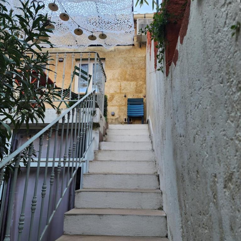 Le Petit Montmartre Chic studio Nîmes centre ville - Appartement 1 Chambre - 7