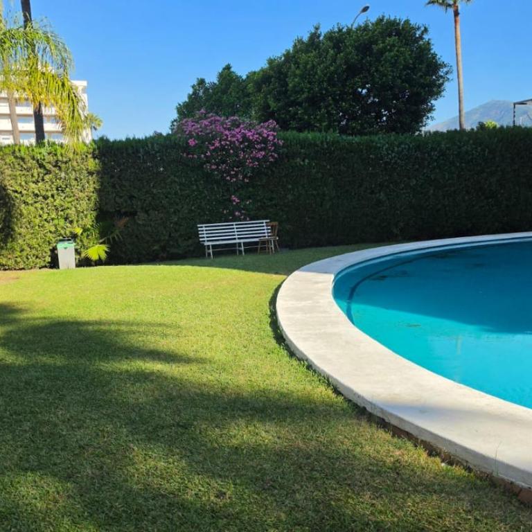 AC152 - Top Renovated Modern 1 Bed with Pool - Apartamento - 2