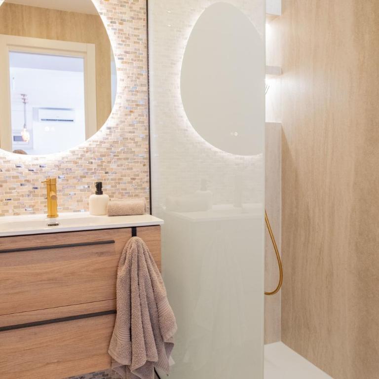 AC152 - Top Renovated Modern 1 Bed with Pool - Apartamento - 24