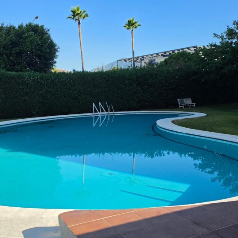 AC152 - Top Renovated Modern 1 Bed with Pool - Apartamento - 34