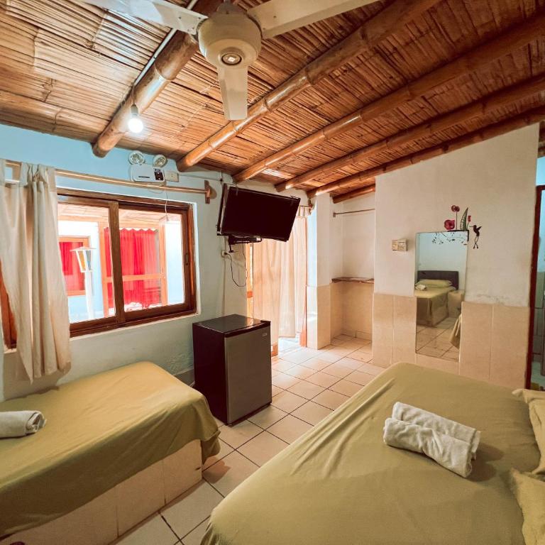 La Posada - Family Room (3 Adults) - 11