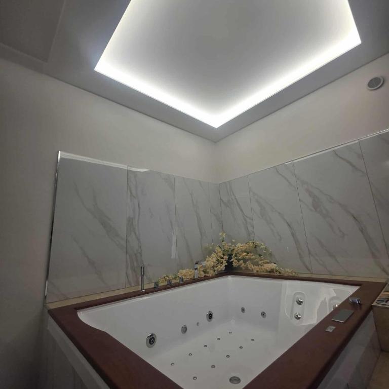 New Golden house sicily - King Room with Spa Bath - 3