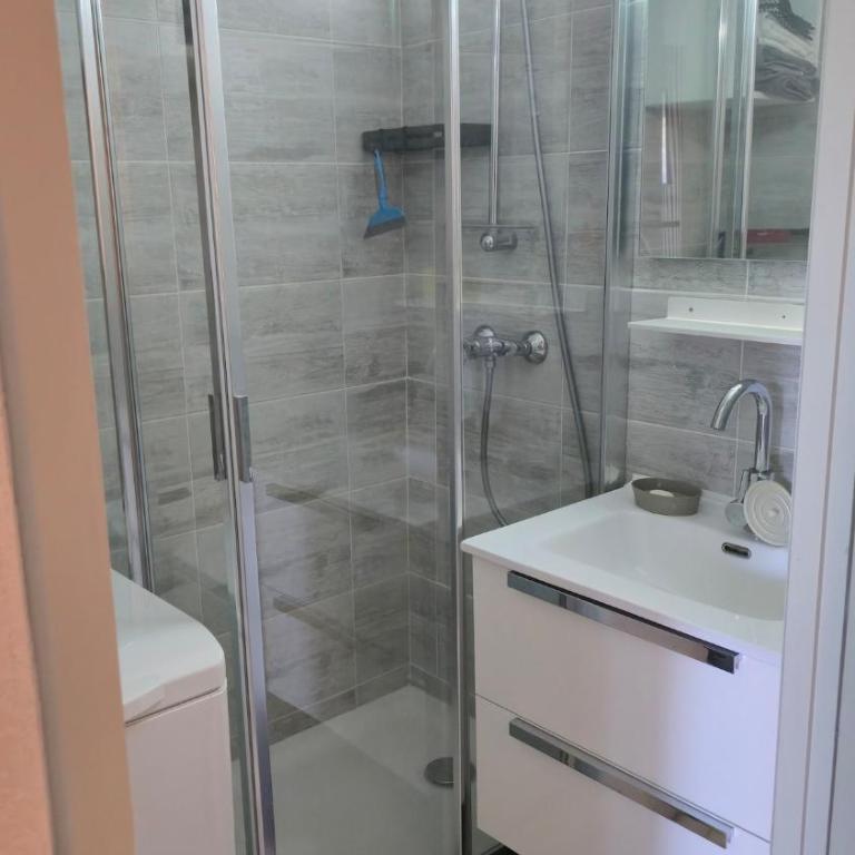 Bormes-les-Mimosas Calme 4p clim wifi parking cave - Appartement 2 Chambres - 21