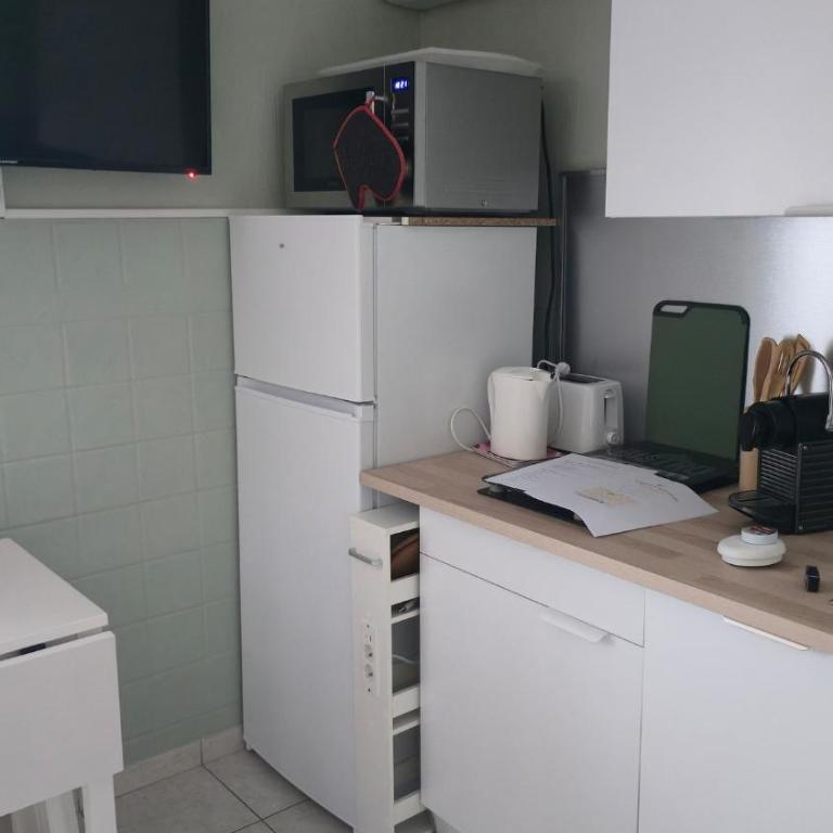 Bormes-les-Mimosas Calme 4p clim wifi parking cave - Appartement 2 Chambres - 35