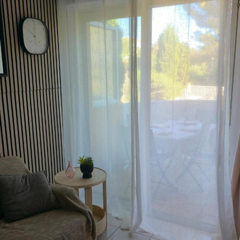 Bormes-les-Mimosas Calme 4p clim wifi parking cave - Appartement 2 Chambres - 37