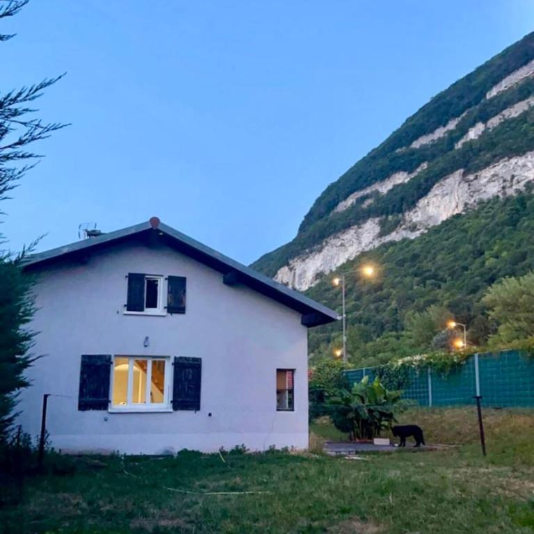 House at the foot of Salève and 2 steps from Geneva - Maison 3 Chambres - 1