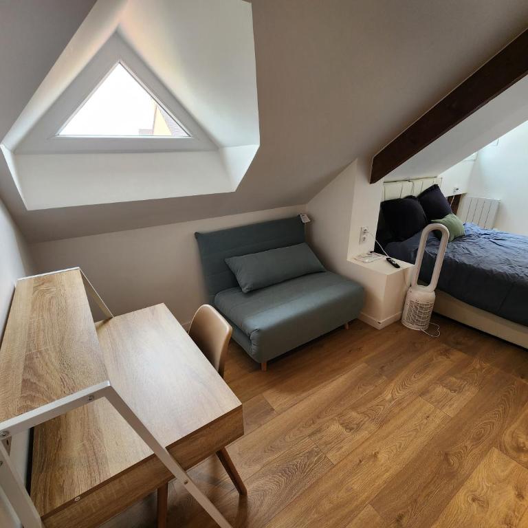 House with 9 Private Suites near Le Mans Circuit - Ferienhaus - 60