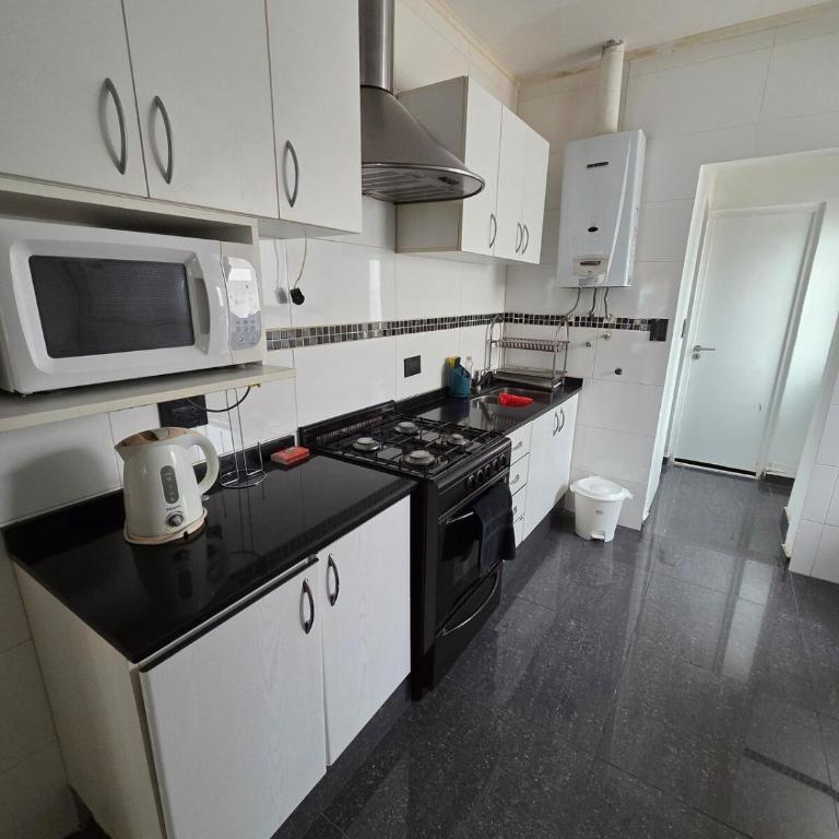 Gran departamento con parrilla y cochera en Playa Grande - Apartamento de 2 dormitorios - 8