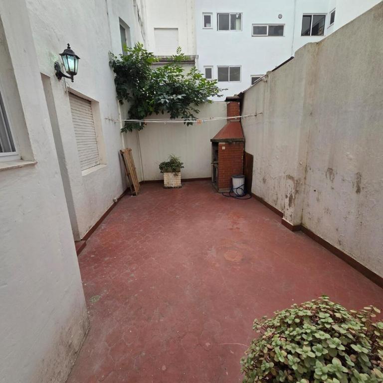 Gran departamento con parrilla y cochera en Playa Grande - Apartamento de 2 dormitorios - 12